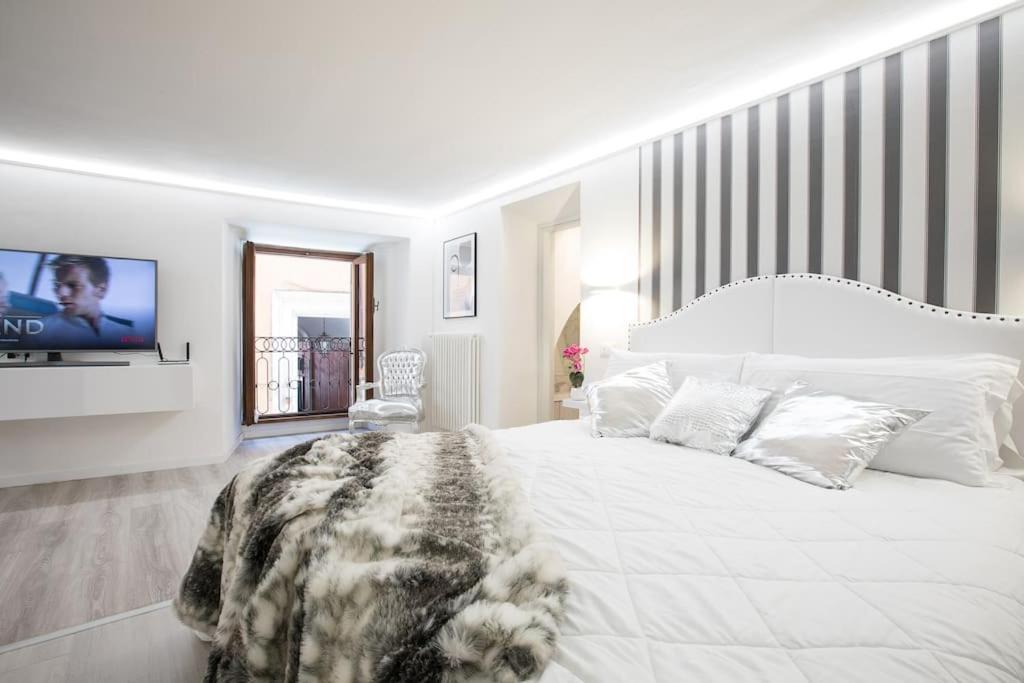 My Piazza Navona Jacuzzi Suite -Topcollection Рим Экстерьер фото